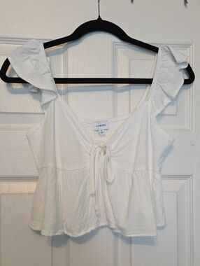 La Hearts White Ruffle Tie-Front Crop